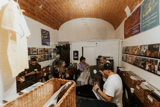 Dove Gira: Take Your Time Records