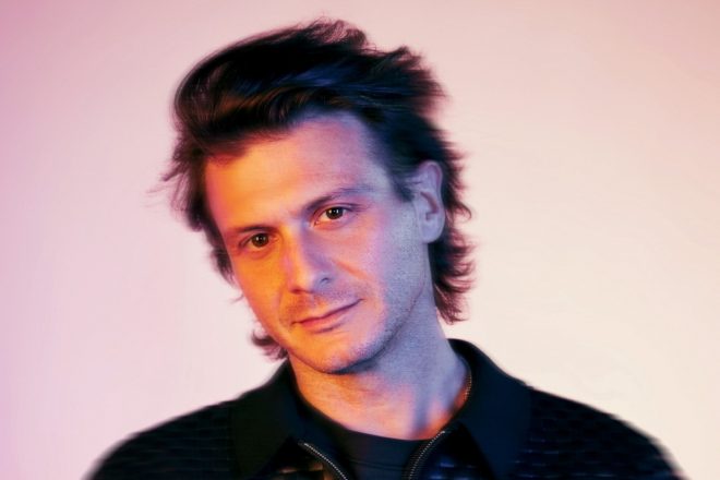 Alex Cecil presenta Chismosa con il remix di Ian Allen