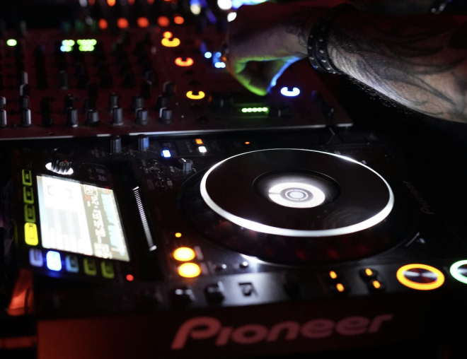 AlphaTheta acquisisce DJ Monitor: KUVO diventa il nuovo hub dei dati da club