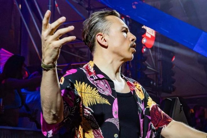 Purple Disco Machine torna a Ibiza con "Disco Cherry", un omaggio al mitico Pacha