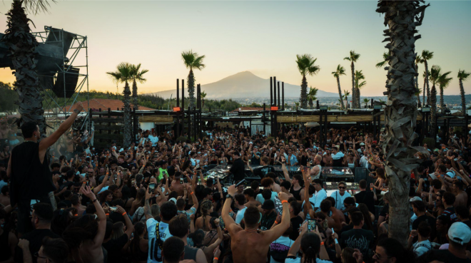 Afrobar: With Love chiude l’estate con Franky Rizardo