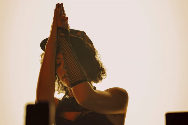 Giorgia Angiuli pubblica “The Conscious DJ”: il manuale di sopravvivenza per i DJ tour