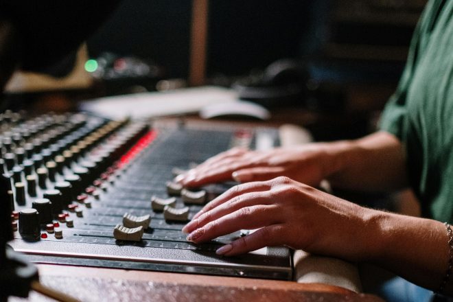 Nuove iniziative per la sicurezza delle artiste e la lotta alle molestie nell'industria musicale