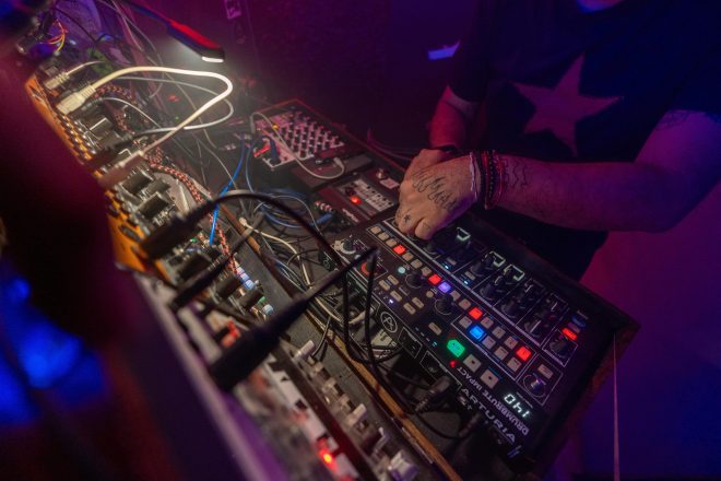 Su un’altra frequenza: musica elettronica e neurodivergenza