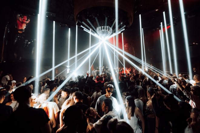 Defected svela la line-up 2026 della residency al Chinois di Ibiza